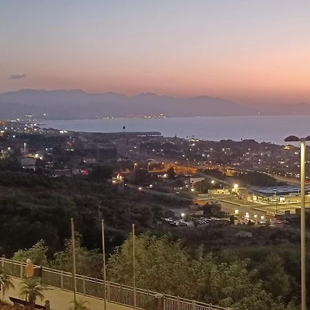 Holiday Homes カンポフェリーチェ・ディ・ロッチェッラ エクステリア 写真